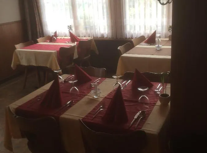 Restaurant Felsenburg Fogadó *