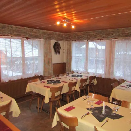 Restaurant Felsenburg بيت ريفي *