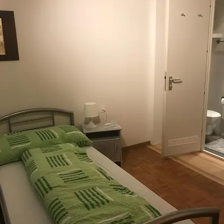 بيت ريفي Restaurant Felsenburg كاندرغرند